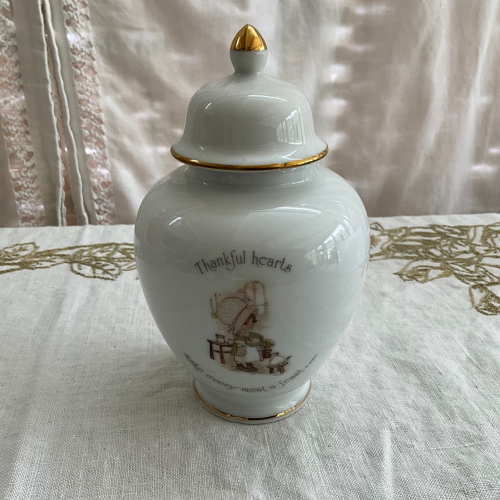 Vintage 1974 Holly Hobbie Porcelain Ginger‎ Jar Thankful Hearts Gold Trim Japan